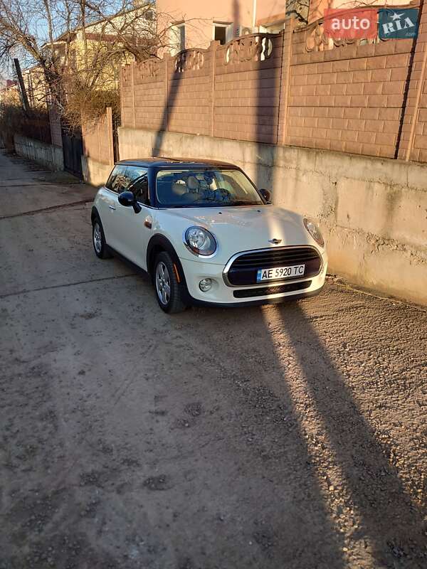 Хетчбек MINI Hatch 2015 в Кривому Розі