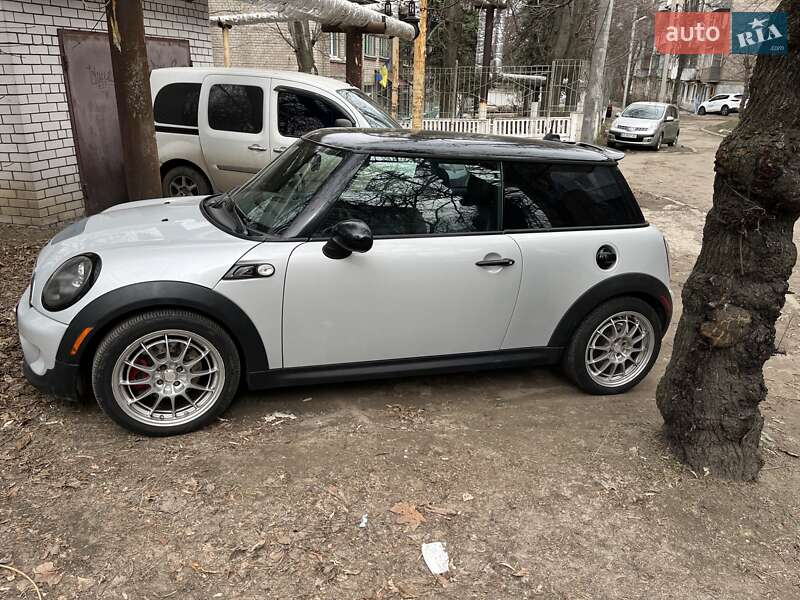 Хетчбек MINI Hatch 2010 в Дніпрі