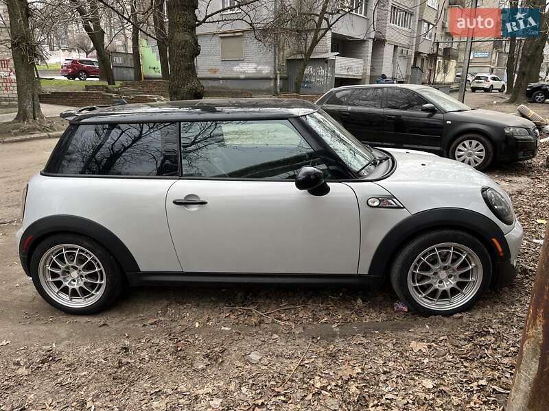 Хетчбек MINI Hatch 2010 в Дніпрі