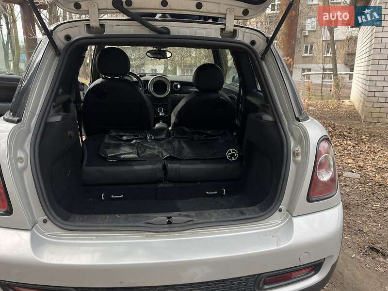 Хетчбек MINI Hatch 2010 в Дніпрі