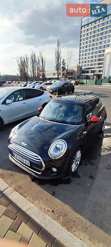 Хэтчбек MINI Hatch 2016 в Киеве