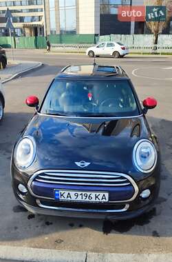 Хэтчбек MINI Hatch 2016 в Киеве