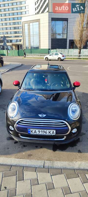 Хэтчбек MINI Hatch 2016 в Киеве