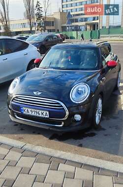 Хэтчбек MINI Hatch 2016 в Киеве