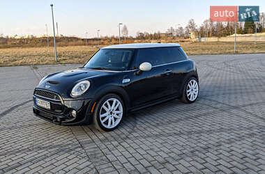 Хетчбек MINI Hatch 2015 в Львові