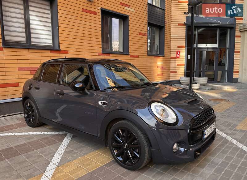 Хетчбек MINI Hatch 2017 в 