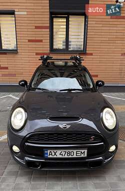Хетчбек MINI Hatch 2017 в 