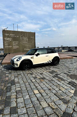 Хэтчбек MINI Hatch 2015 в 