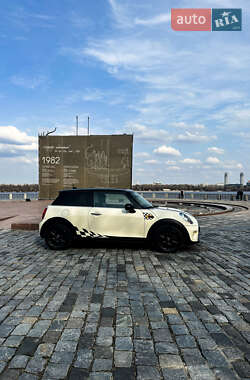 Хэтчбек MINI Hatch 2015 в 