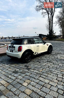 Хэтчбек MINI Hatch 2015 в 