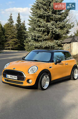 Хэтчбек MINI Hatch 2015 в Киеве