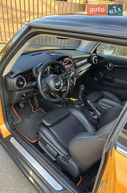 Хэтчбек MINI Hatch 2015 в Киеве
