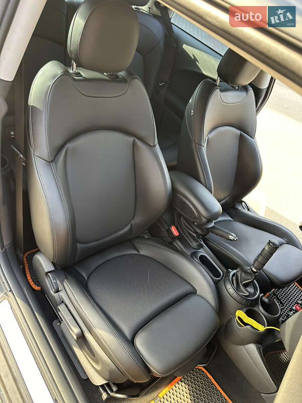Хэтчбек MINI Hatch 2015 в Киеве