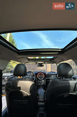 Хэтчбек MINI Hatch 2015 в Киеве
