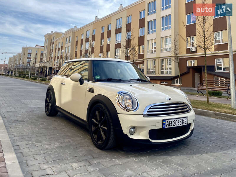 Хэтчбек MINI Hatch 2008 в Киеве
