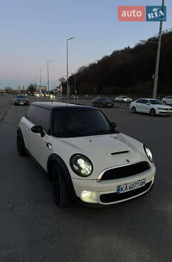 Хэтчбек MINI Hatch 2010 в 