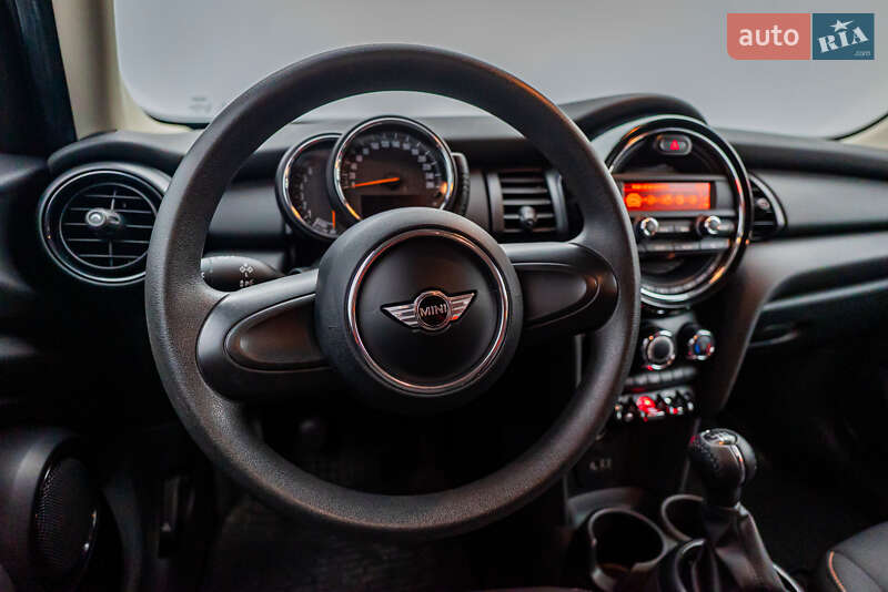 Хетчбек MINI Hatch 2016 в Києві