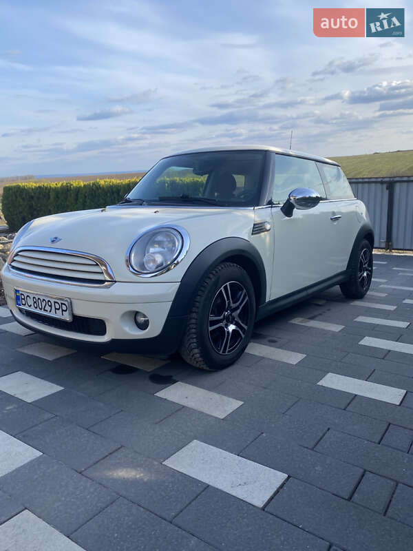 Хэтчбек MINI Hatch 2010 в 