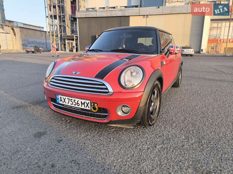 Хэтчбек MINI Hatch 2008 в 