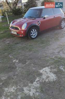 Хетчбек MINI Hatch 2006 в Золочеві