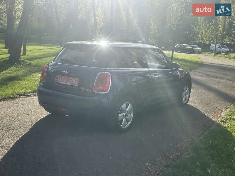 Хэтчбек MINI Hatch 2016 в Киеве