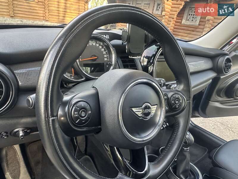 Хэтчбек MINI Hatch 2016 в Киеве