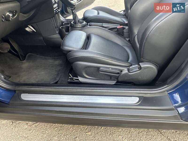 Хэтчбек MINI Hatch 2016 в Киеве