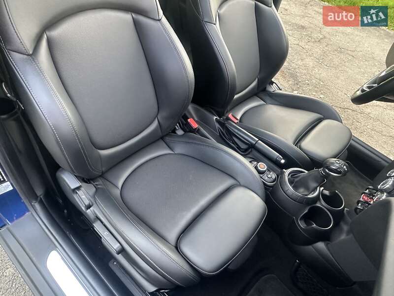 Хэтчбек MINI Hatch 2016 в Киеве