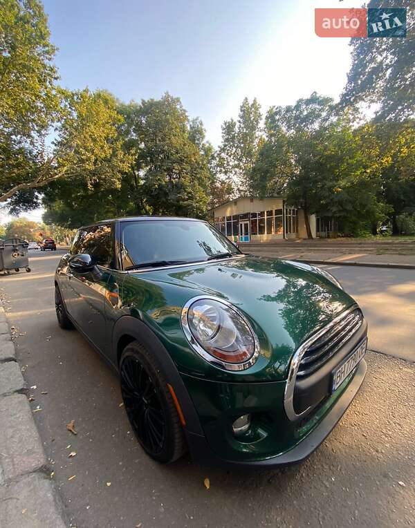 Хетчбек MINI Hatch 2014 в 