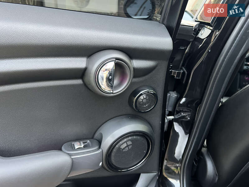 Хетчбек MINI Hatch 2017 в Києві