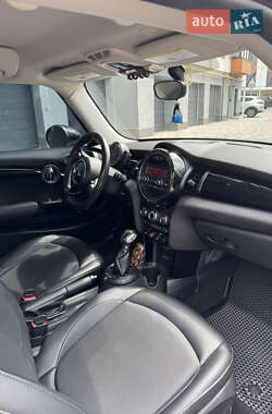 Хетчбек MINI Hatch 2014 в 