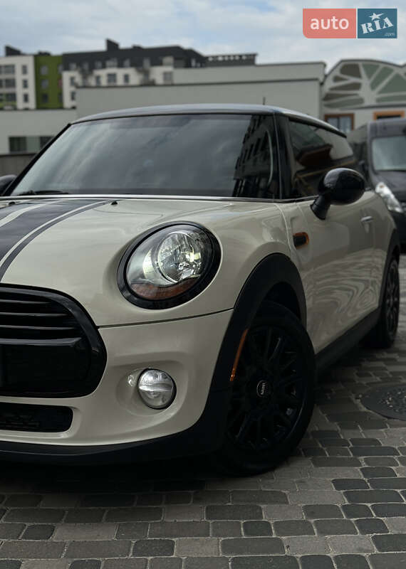 Хэтчбек MINI Hatch 2014 в Ивано-Франковске