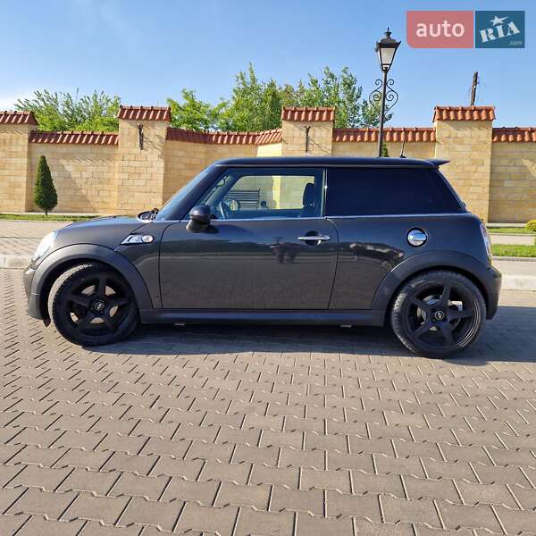 Хэтчбек MINI Hatch 2010 в Измаиле