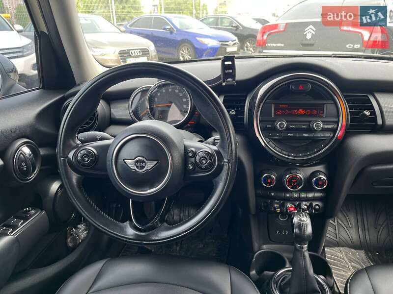 Хетчбек MINI Hatch 2014 в Києві