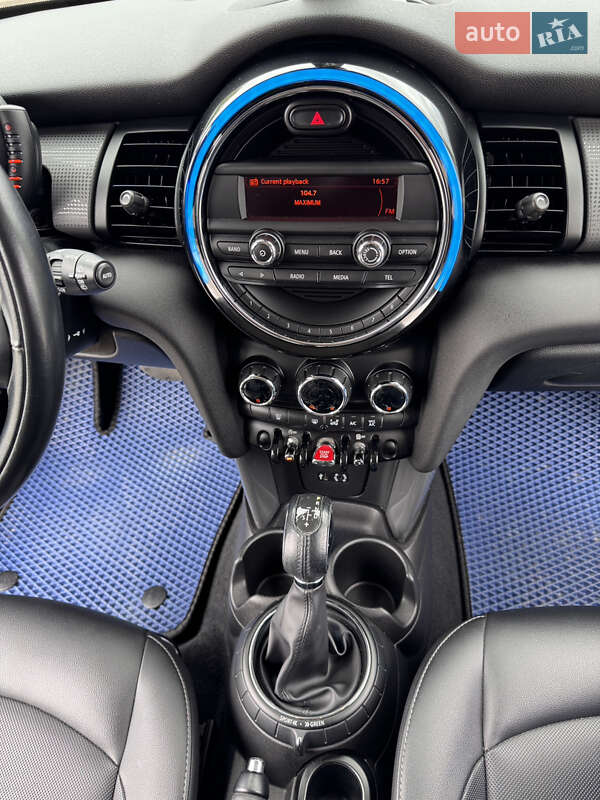 Хетчбек MINI Hatch 2016 в Івано-Франківську