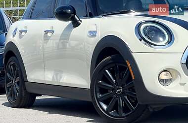 Хетчбек MINI Hatch 2017 в 
