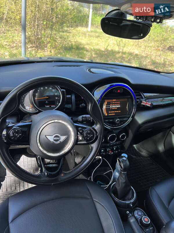 Хэтчбек MINI Hatch 2015 в Киеве