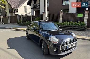 Хетчбек MINI Hatch 2016 в 