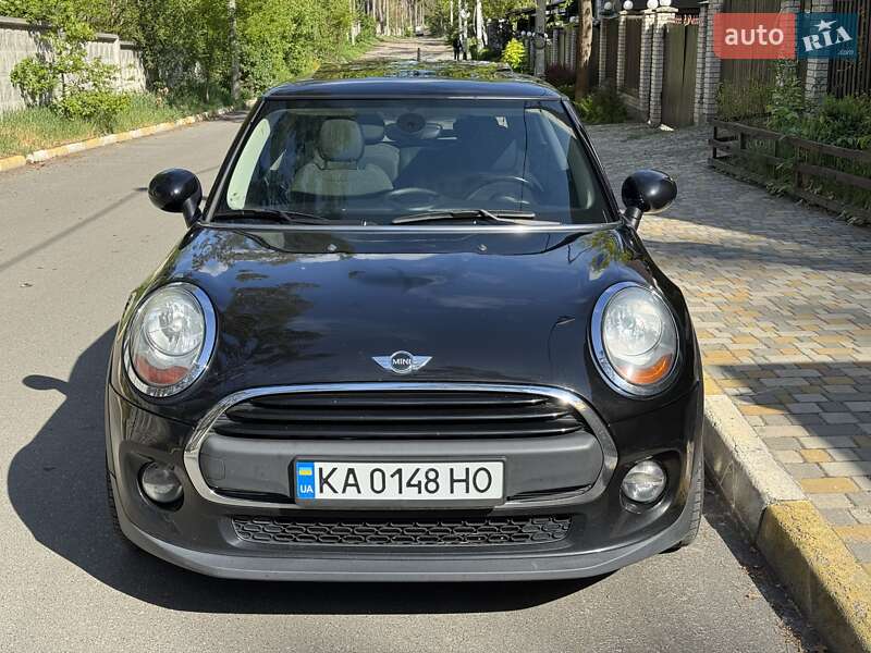 Хэтчбек MINI Hatch 2016 в Киеве