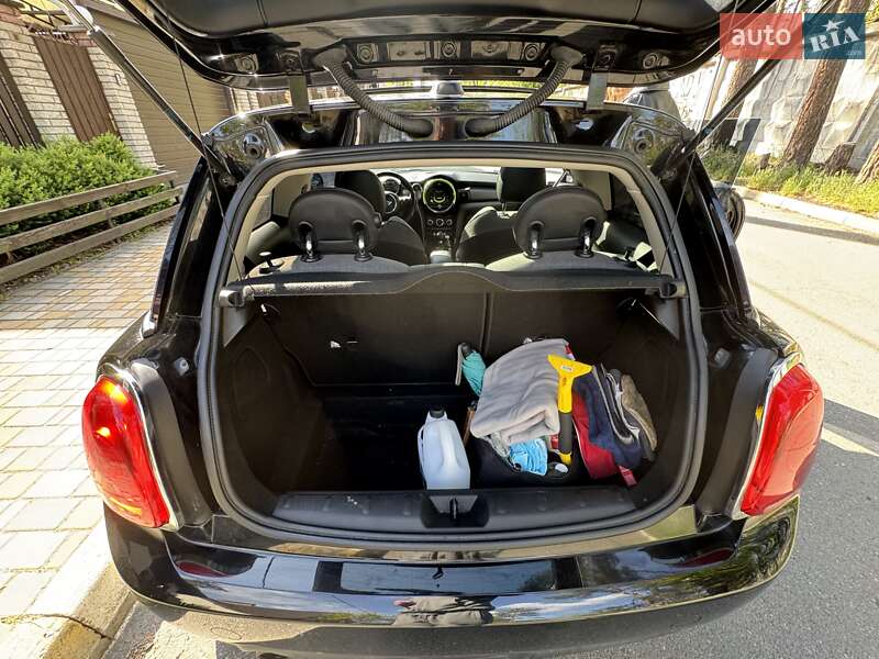 Хэтчбек MINI Hatch 2016 в Киеве