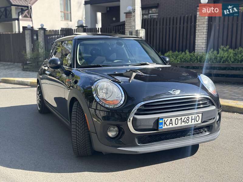 Хэтчбек MINI Hatch 2016 в Киеве