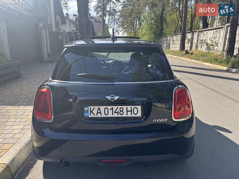 Хэтчбек MINI Hatch 2016 в Киеве