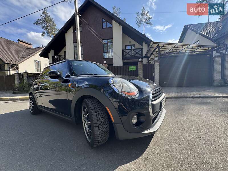 Хэтчбек MINI Hatch 2016 в Киеве