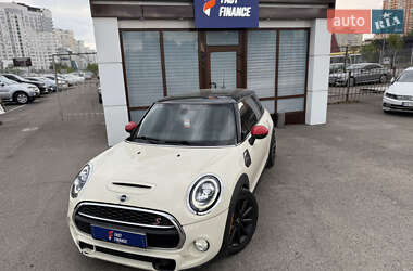 Хэтчбек MINI Hatch 2014 в Киеве