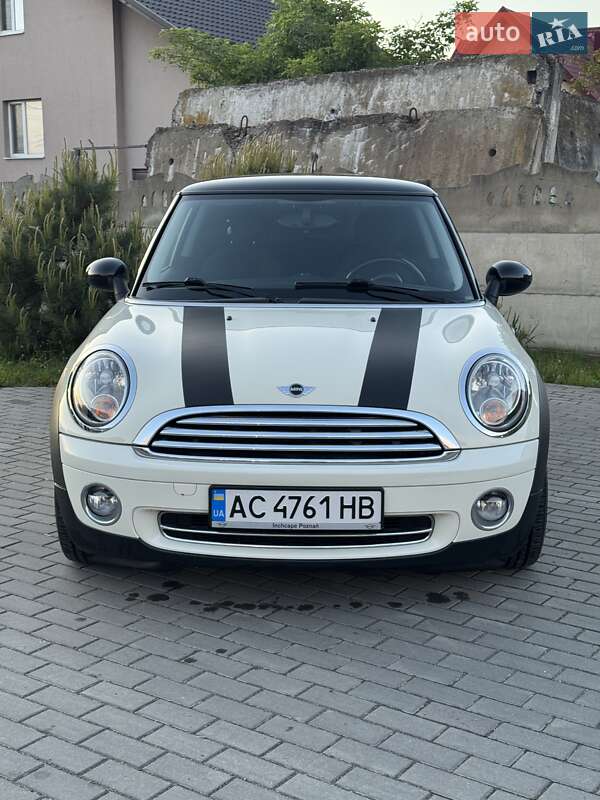Хэтчбек MINI Hatch 2008 в Луцке