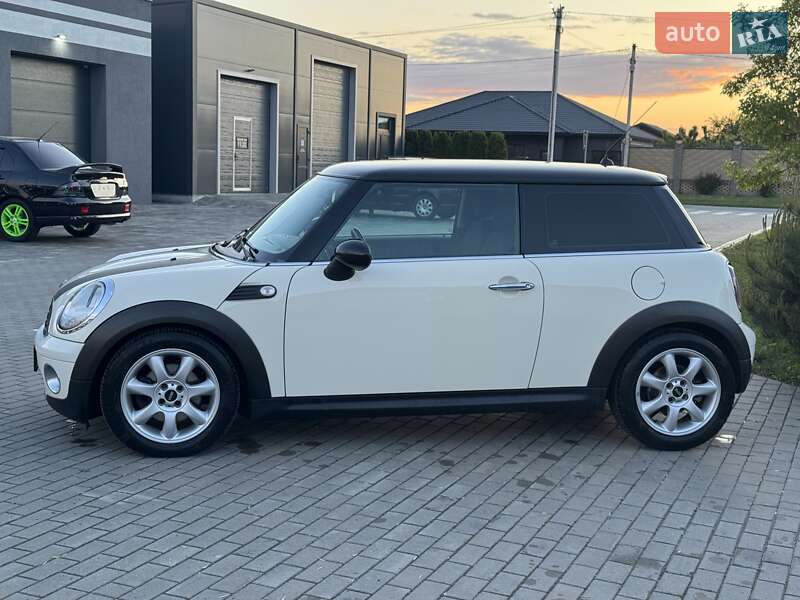Хэтчбек MINI Hatch 2008 в Луцке