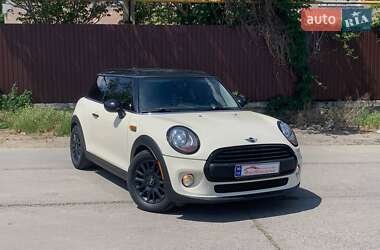 Хетчбек MINI Hatch 2014 в 