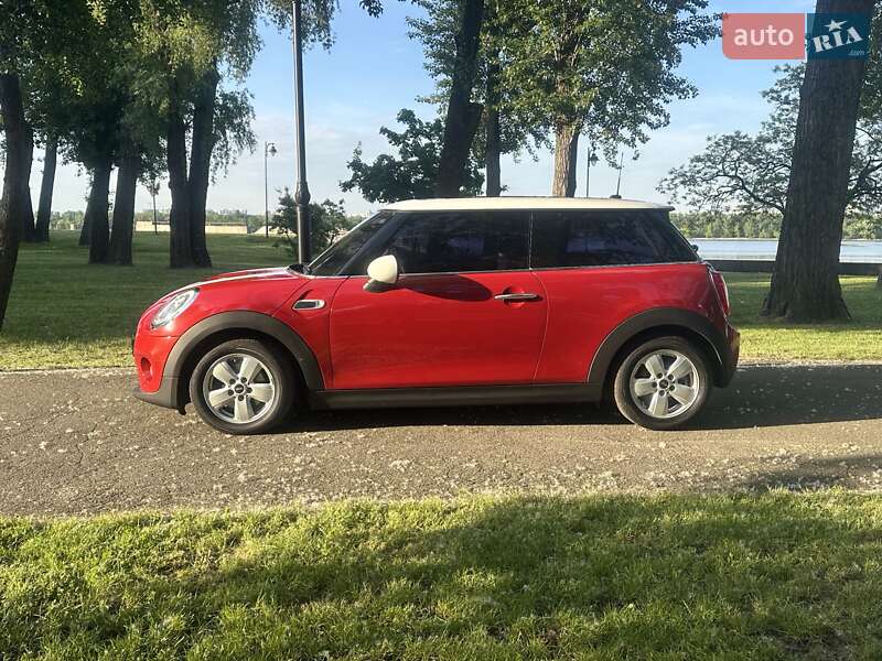 Хетчбек MINI Hatch 2015 в Києві