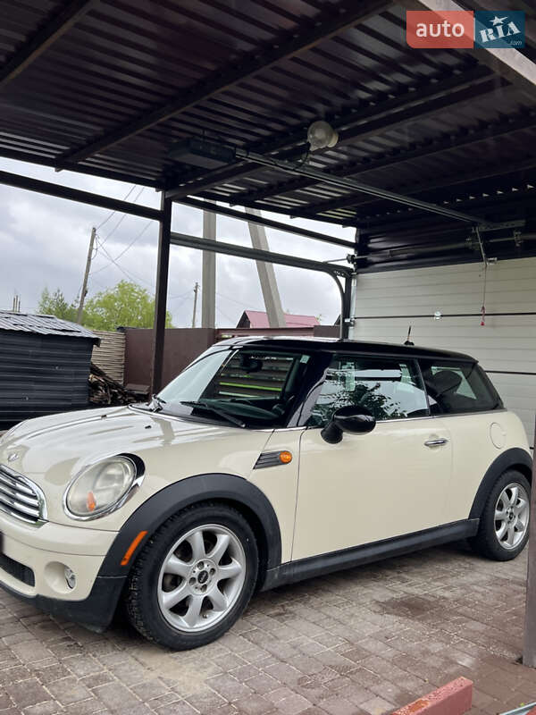 Хэтчбек MINI Hatch 2010 в 