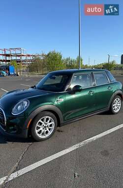 Хэтчбек MINI Hatch 2017 в Киеве